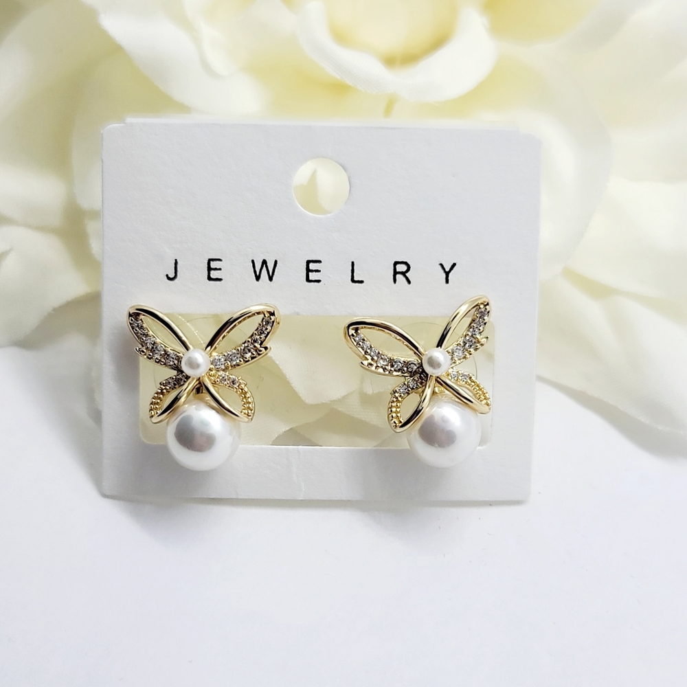 Butterfly pearl Stud